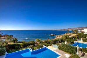 Pool - Olymp Luxury Villa B (Kissonerga)