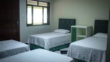 Vierbettzimmer, Gartenblick | Kostenloses WLAN