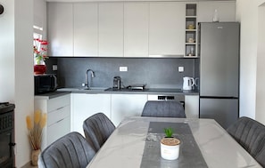Fridge, oven, stovetop, dishwasher - Nice apartment in Zadar with WiFi (Zadar)