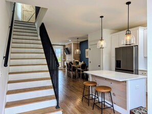 Unclassified image, 3 of 42, button