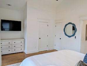 Unclassified image, 4 of 42, button