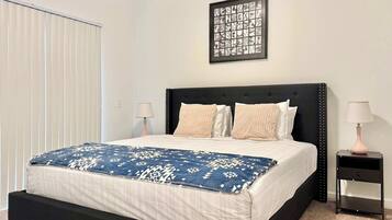 Strykejern/-brett, wi-fi og sengetøy