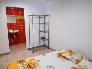 1 camera, accesso a Internet, lenzuola