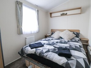 3 bedrooms, individually decorated, individually furnished, free WiFi - Chappie's Caravan 1.0 (Rhyl)