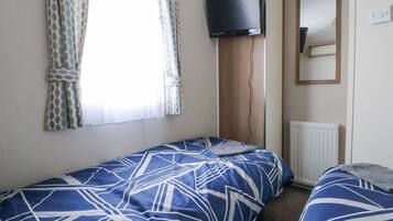 3 dormitoris, decoració individual i mobiliari individual