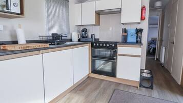 Cookware/dishes/utensils