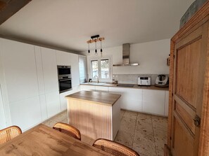 Private kitchen - Family villa in the heart of the Vaucluse (Sorgues)