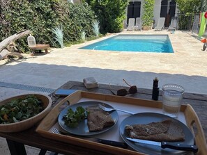 Pool - Family villa in the heart of the Vaucluse (Sorgues)