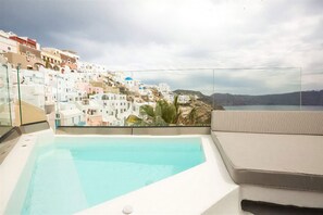 Pool - Blessed Blue Sky Jr Suite with heated Jacuzzi and Caldera sea view (Oia)