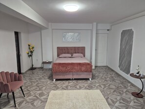 1 habitación, wifi y ropa de cama