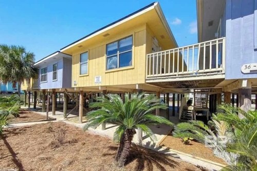 Pet Friendly Beach Access Hangout Nearby Sleeps 6