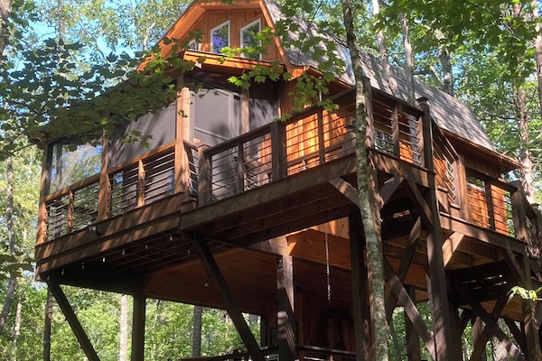 Unique Treebarn!