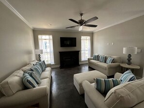 Unclassified image, 2 of 55, button - Beachside Retreat Pet Friendly Sleeps 8 (Gulfport)