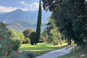 Property grounds - Sopri House - Relaxation and Lake View, Private Garden and Veranda (Malcesine)