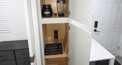 2-bedroom house in nice and safe Houston neighborhood with cool AC for relax