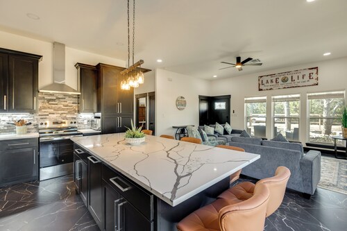 'The Lazy Joey' Stylish 3BR Near Round Top & A&M!