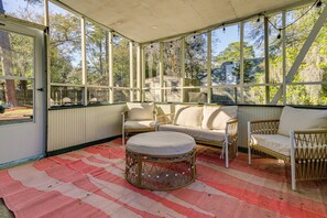Interior - Dogs Welcome! Savannah Escape w/ Fenced-In Yard (Savannah)