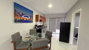 Departamento clásico, 3 habitaciones, patio | Interior