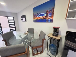 Klassiek appartement, 3 slaapkamers, terras | Dineren