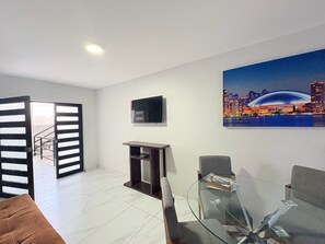 Departamento clásico, 3 habitaciones, patio | Interior