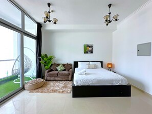 Iron/ironing board, free WiFi - First Line Canal View Studio (Madinat Zayed)