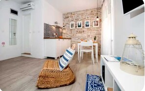 TV - Studio Boris in city centre (Rovinj)