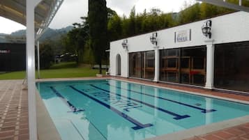 15 piscines extérieures