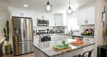 Arvada Getaway - Hot Tub, Fire Pit, Light Rail