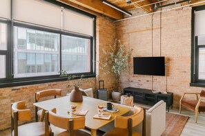 Superior apartman, 2 hálószobával, konyha | Nappalirész | LED-tévé, Netflix, Hulu és streamszolgáltatások