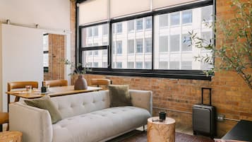 Leilighet – superior, 2 soverom, kjøkken | Oppholdsområde | LED-TV, Netflix, Hulu og strømmetjenester