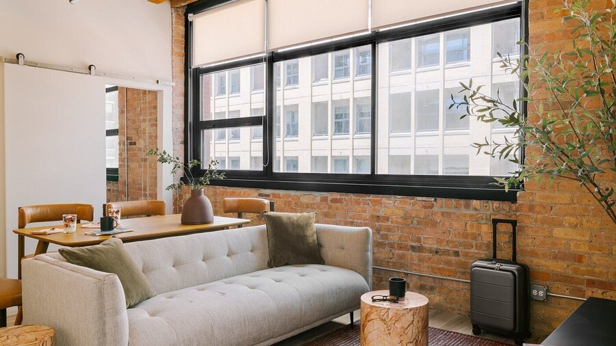 LIVN - West Loop Chicago