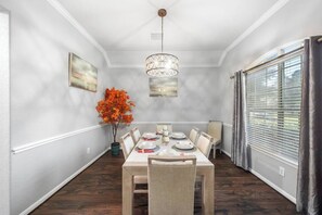 Dining - Fabulous Woodlands Home w/pool (Conroe)