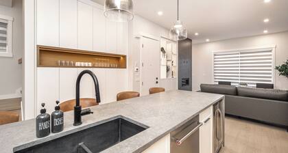 Top 1% Luxury YYC | New Build | Mins to DT