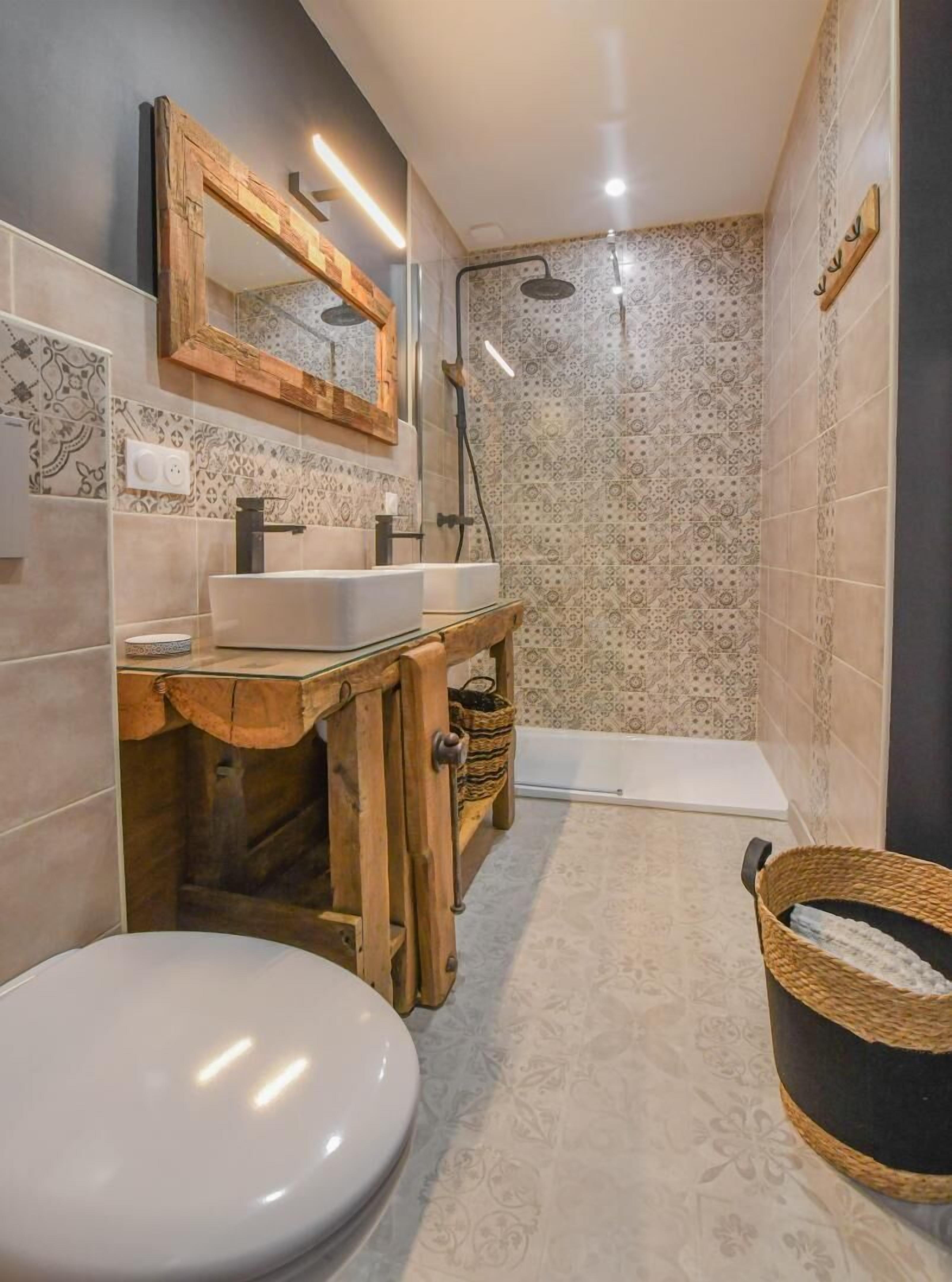 Douche, serviettes fournies