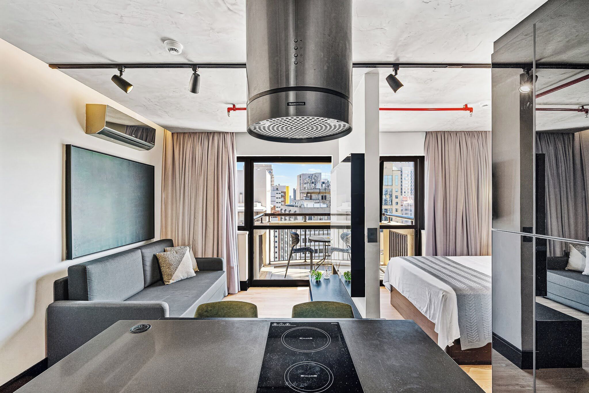 Leilighet – comfort, balkong | Blendingsgardiner, strykejern/-brett og wi-fi (inkludert)