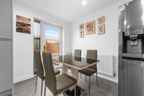 Dining - Maine place luxury home in Manchester, Sleeps 6 (Manchester)