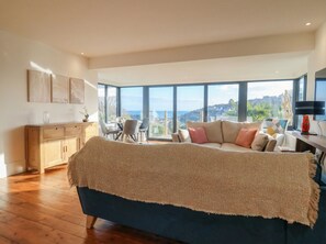 Living area - Devona (Seaton)