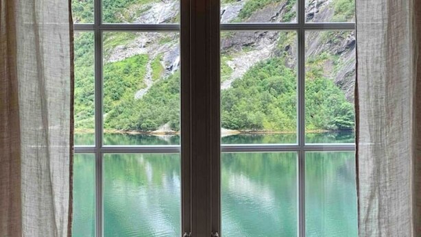 Interior - Lodge in a unique fjord (Vikøyri)