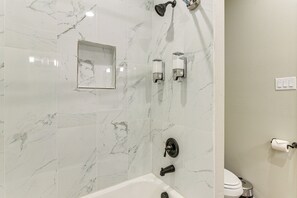Hair dryer, towels - Easy Hwy Access to Dtwn: Pet-Friendly Houston Home (Houston)