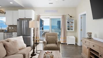 TV connectée, lecteur de DVD, livres