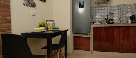 Family Quadruple Room | Dining