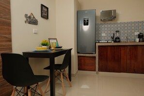 Family Quadruple Room | Dining - Hanna suite  (Catemaco)