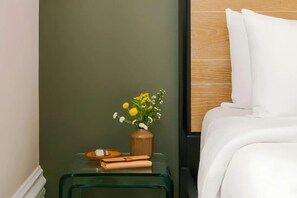 Superior Apartment, 1 Queen Bed, Kitchen | Premium bedding, individually decorated, individually furnished - LIVN - Millennium Park Downtown Chicago  (Chicago)