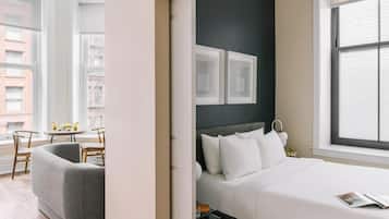 Superior Apartment, 1 Queen Bed, Kitchen, City View