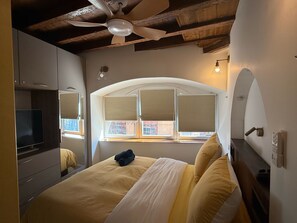 1 habitación, tabla de planchar con plancha, wifi gratis y ropa de cama 