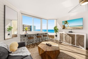 Smart TV, books - Stylish Boho Studio for 4 | Top of the Gulf Resort (Panama City Beach)