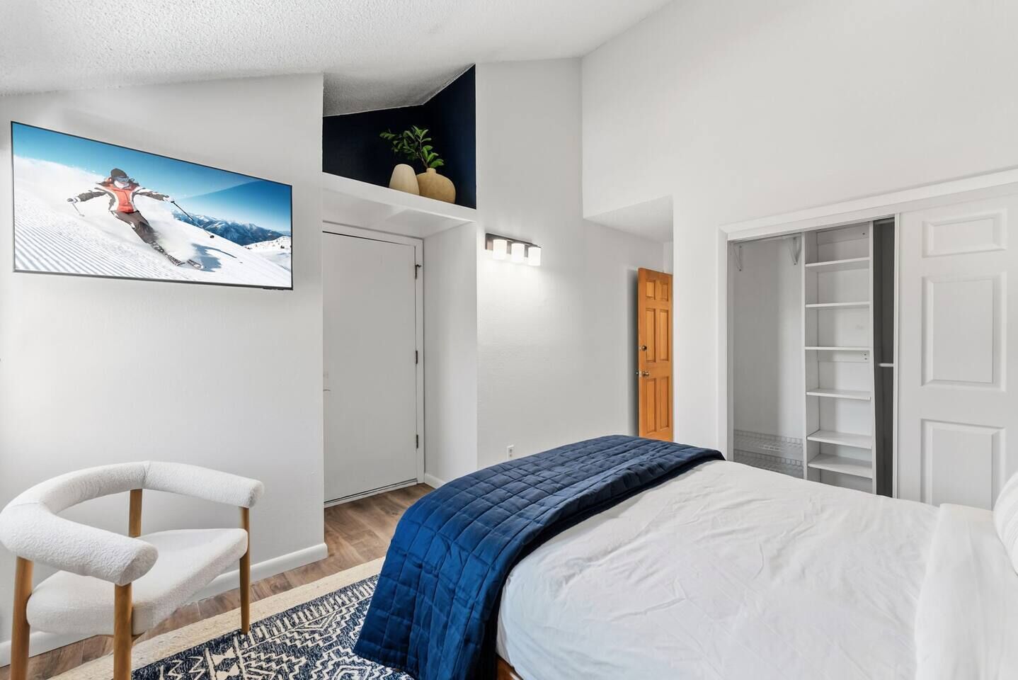 2 habitaciones, tabla de planchar con plancha, wifi y ropa de cama 