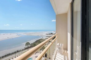 Property grounds - 3BR Pools, Direct Ocean Front, Ocean Creek, Views! (Myrtle Beach)