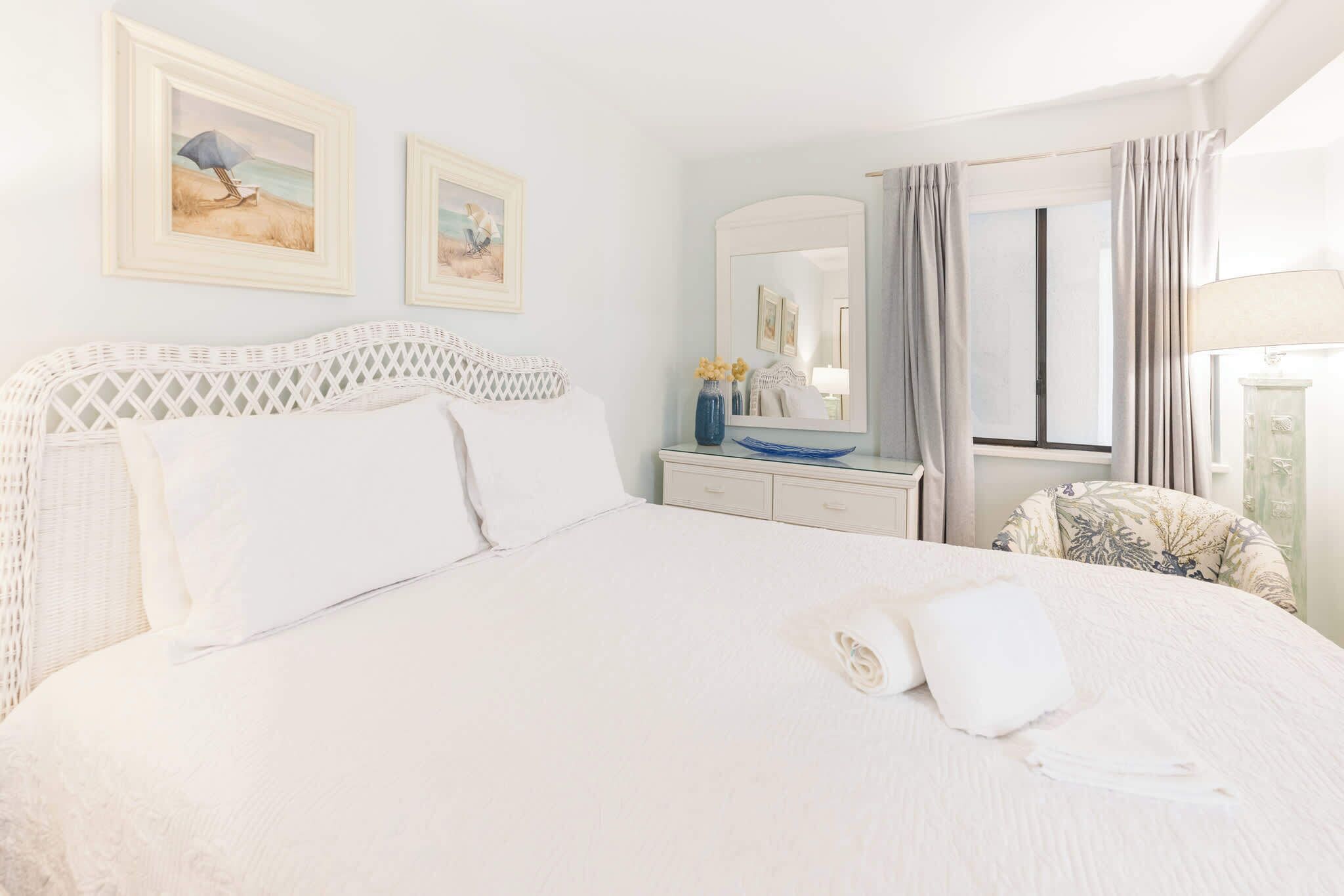 3 bedrooms, iron/ironing board, WiFi, bed sheets