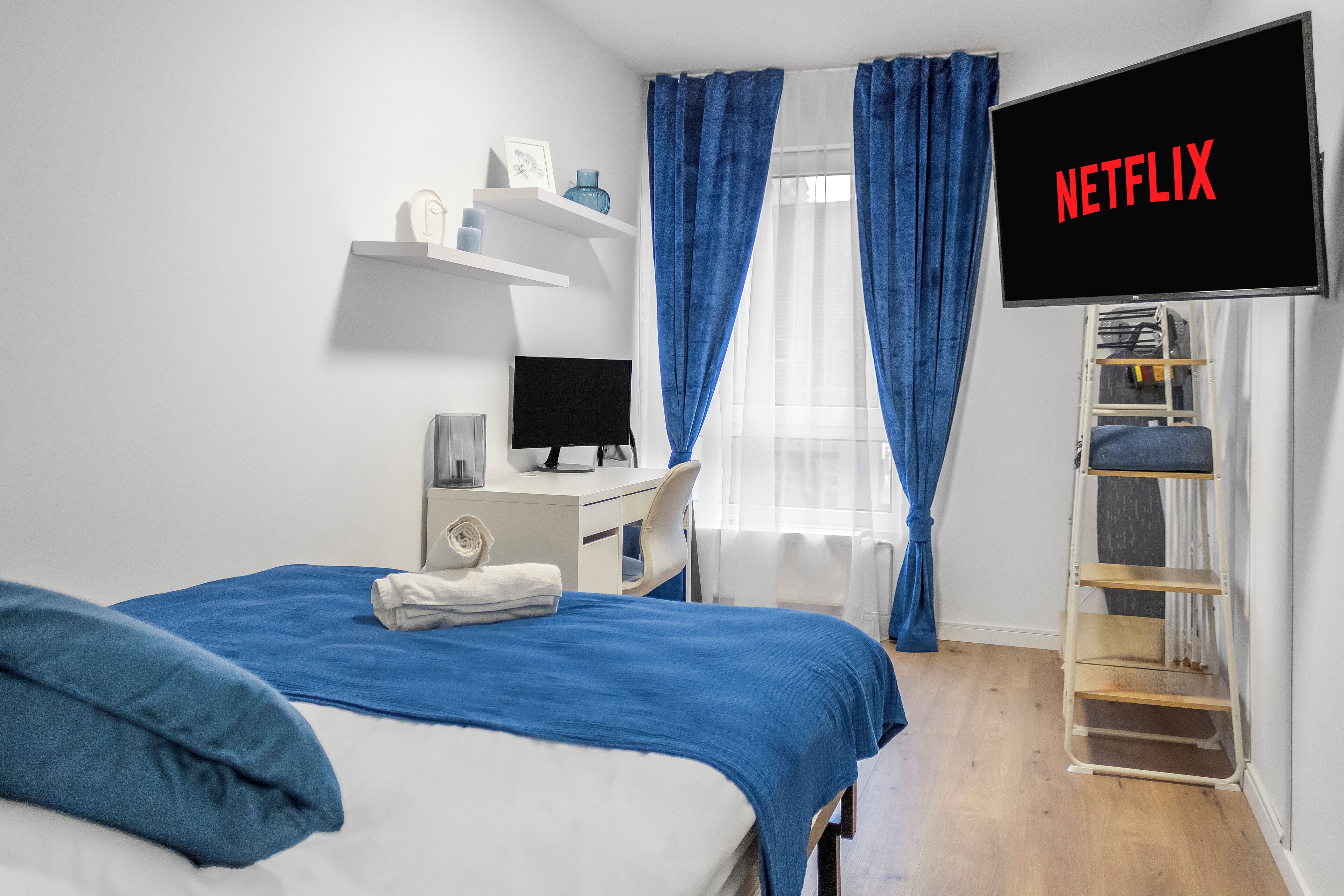 Iron/ironing board, WiFi, bed sheets